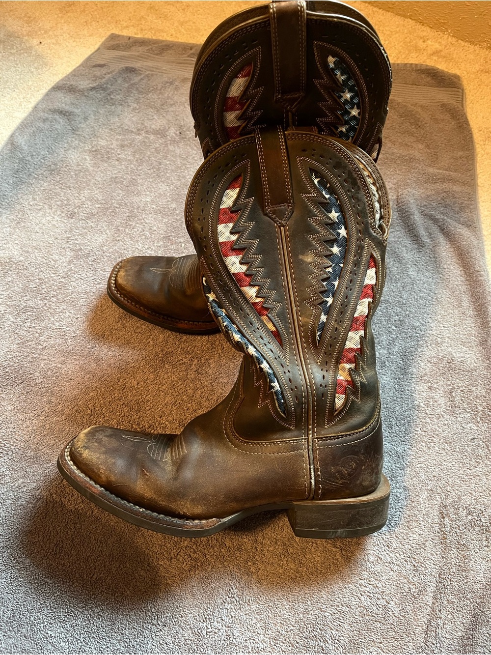 Ariat Men's Brown Leather Western Boots with American Flag inlay